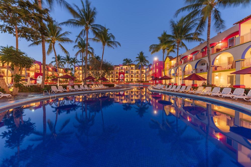 Grand Decameron Complex Bucerias, A Trademark All-Inclusive Resort Bagian luar foto