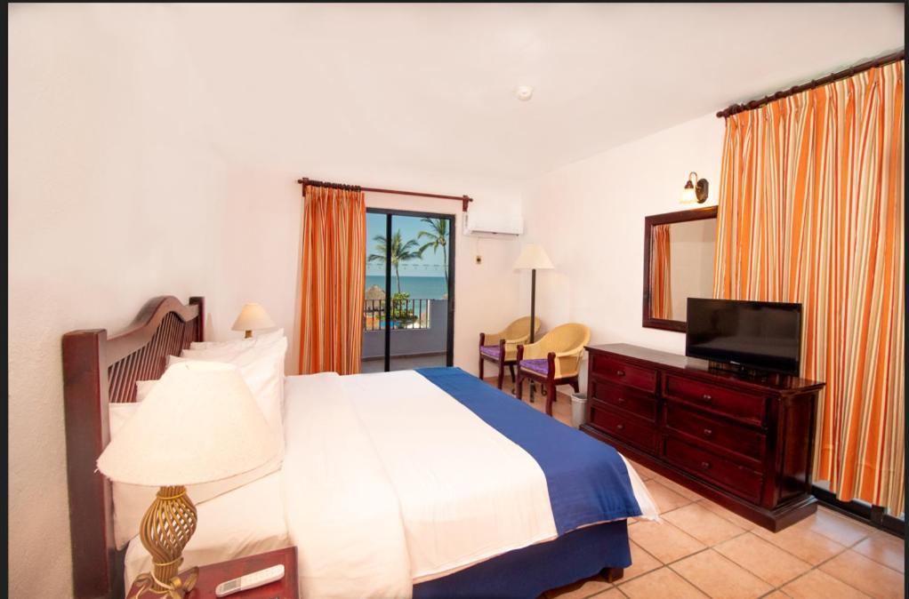 Grand Decameron Complex Bucerias, A Trademark All-Inclusive Resort Bagian luar foto