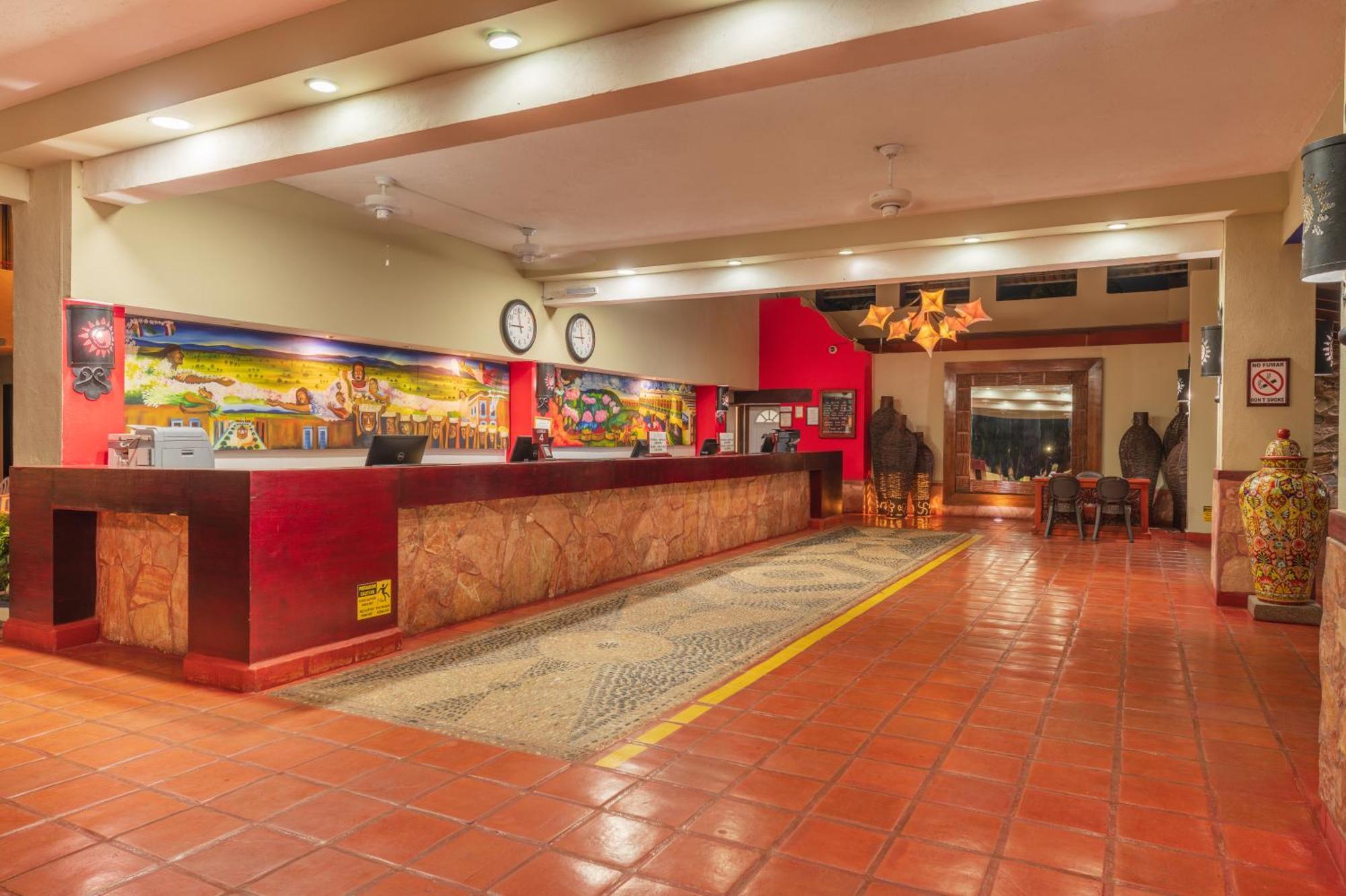 Grand Decameron Complex Bucerias, A Trademark All-Inclusive Resort Bagian luar foto